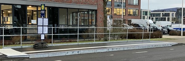 Bushaltestelle in der Königstraße mit modularem System für Barrierefreiheit