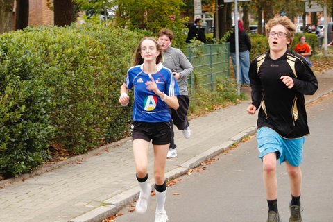 Abbildung von Läuferinnen und Läufer beim Lauftag