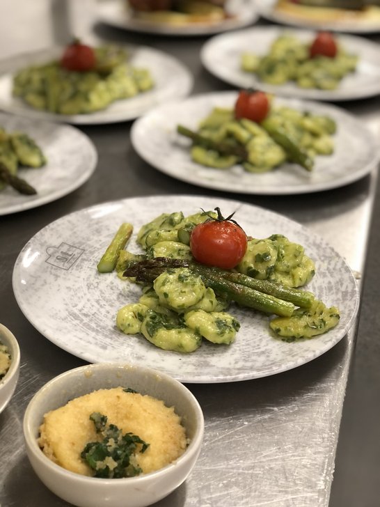 Foto Hauptgang Schüler*innen Dinner