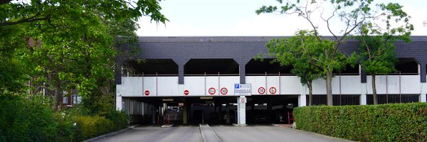 Ein- und Ausfahrt vom Parkhaus Schwarzer Weg aus Sicht der Königsstraße