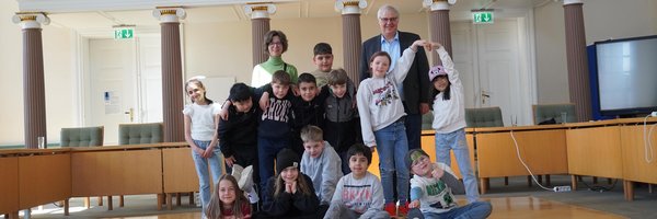 Besuch des Ständesaals der Klasse 3c der Wilhelminenschule mit Lehrerin Svenja Holst und Bürgermeister Stephan Dose